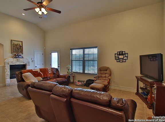 4th image of 1555 Log Cabin Ln