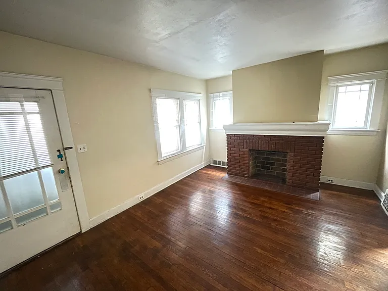 2288 Grandview Ave #1 — Photo 2
