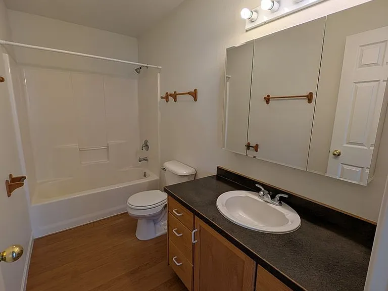 1115 W Park Ave — Photo 11