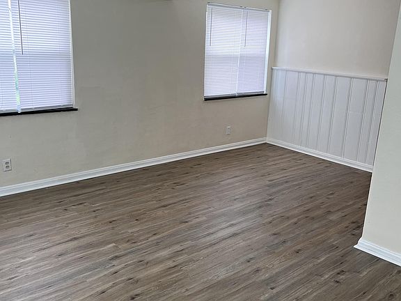 3rd image of 4286 Catalpa Dr APT 1