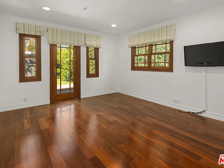 512 N Linden Dr — Photo 19