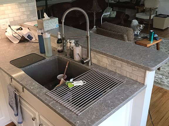 Remodeled kitchen: quartz