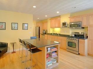 32 Charter St APT 2, Boston, MA 02113