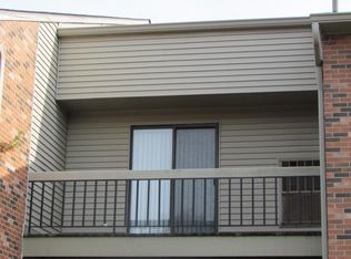 21840 Indian Creek Dr #1, Farmington Hills, MI 48335