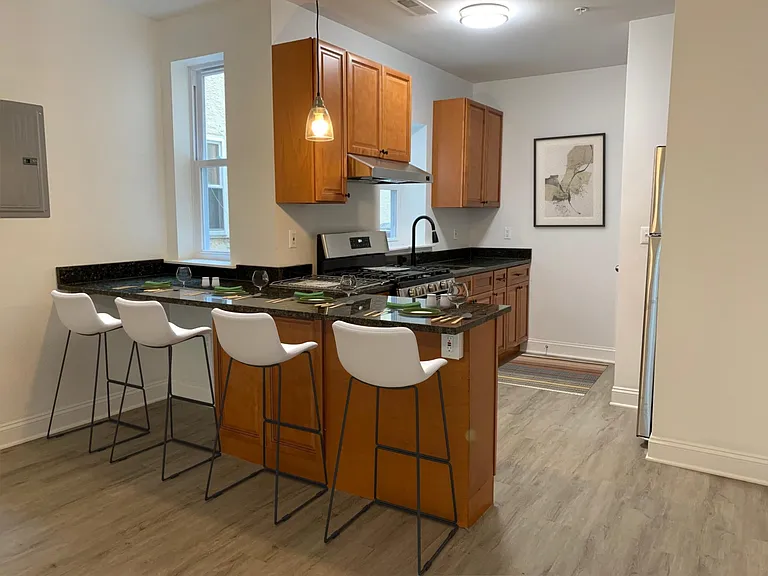 1629 N 33rd St #2F — Photo 4