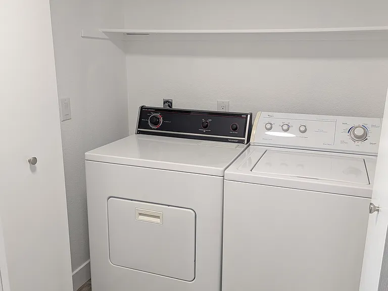 433 Mesa Blvd #201 — Photo 9