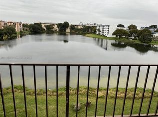 8895 Fontainebleau Blvd APT 410, Miami, FL 33172