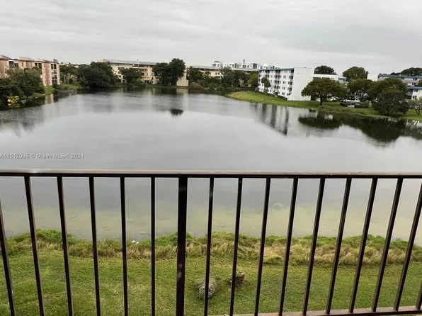 8895 Fontainebleau Blvd APT 410, Miami, FL 33172