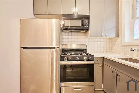 1807 Phelan Pl #2F — Photo 6