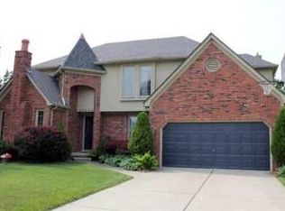 20596 Windemere Dr, Macomb, MI 48044