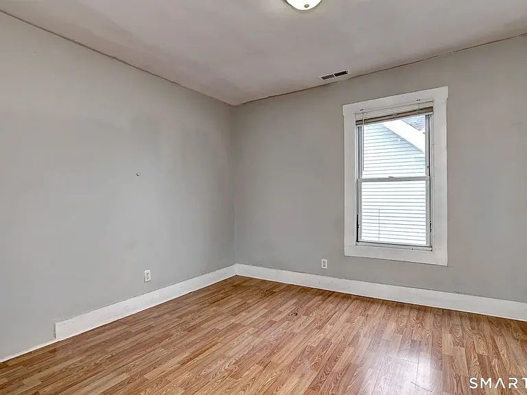 168 Lloyd St #3 — Photo 16