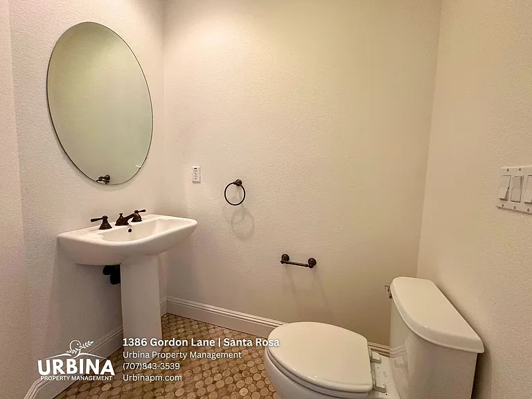 1386 Gordon Ln — Photo 5