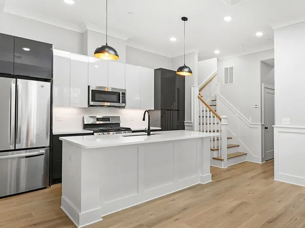 115H Thurston St #H, Somerville, MA 02145