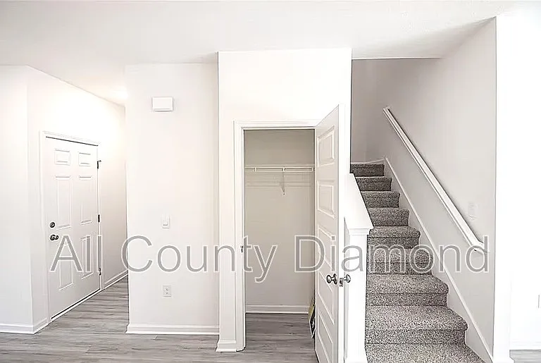 30 Sandywoods Ct — Photo 10