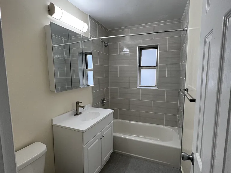 662 Cedar Ln — Photo 3