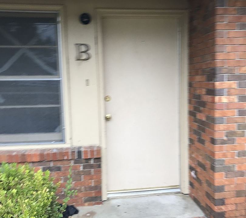 1st image of 4012 N Oak Street Ext APT B
