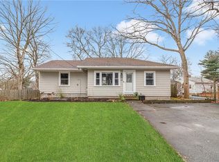 30 Overview Dr, Coventry, RI 02816