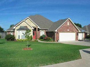 1209 S Fairfield Dr, Stillwater, OK 74074