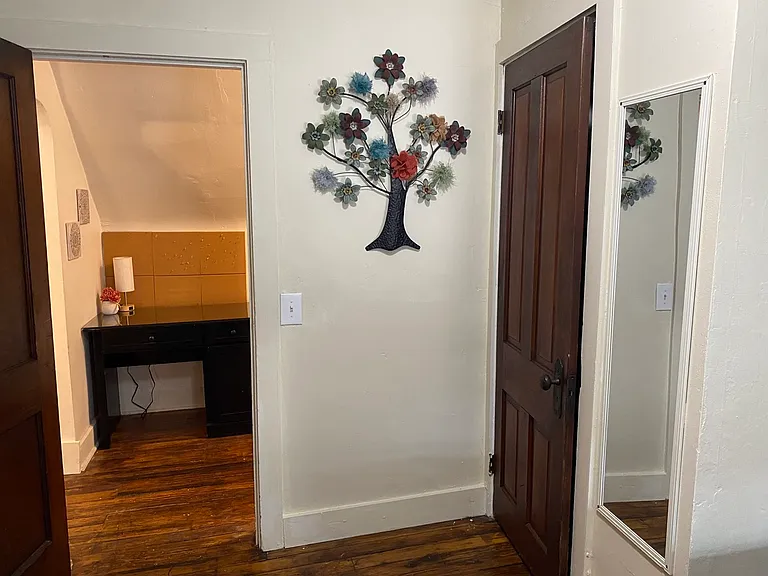 545 E Buchtel Ave — Photo 10