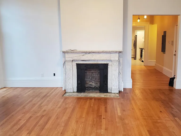 211 Mansion St #1 — Photo 4