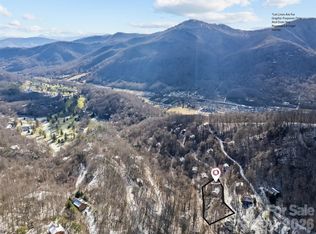 650 Creekside Dr, Maggie Valley, NC 28751