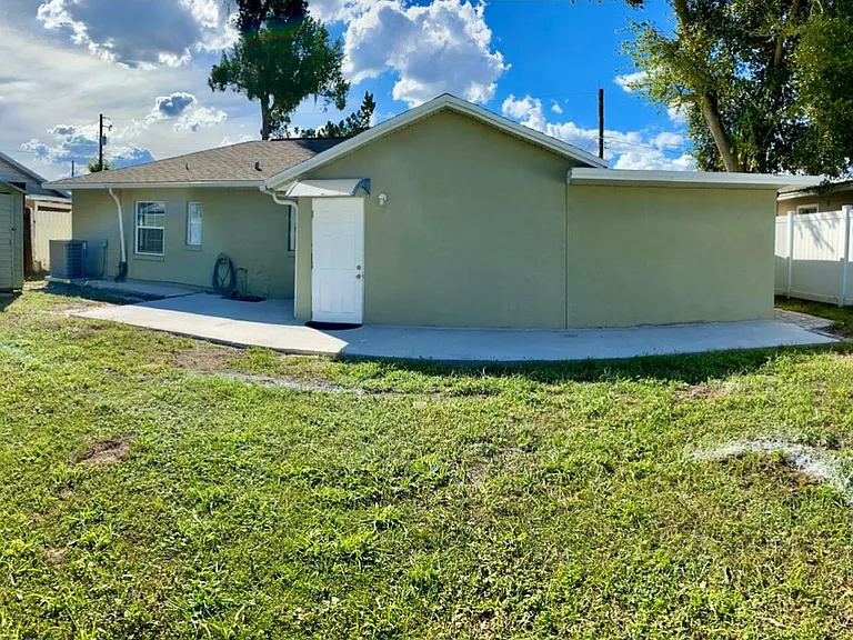 305 S Lakewood Dr — Photo 18