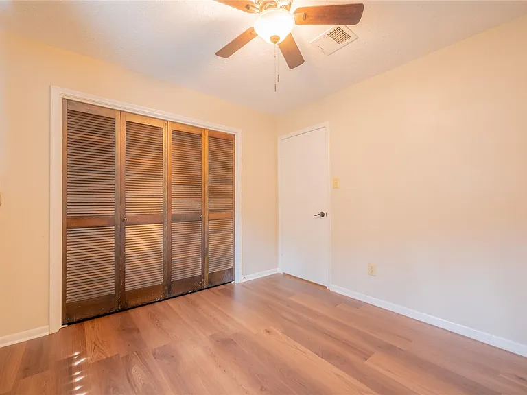 9202 Benning Dr — Photo 32
