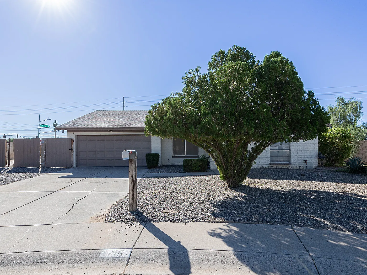715 W Renee Dr, Phoenix Az — Photo 2