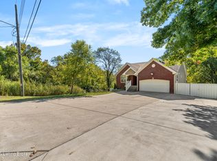6110 Lazy Run Rd, Louisville, KY 40219