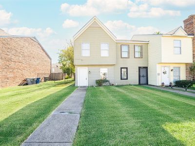 9438 Olde Towne Row, Dallas, TX, 75227