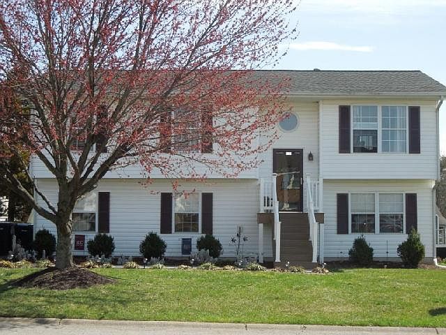 1st image of 149 Clubhouse Dr