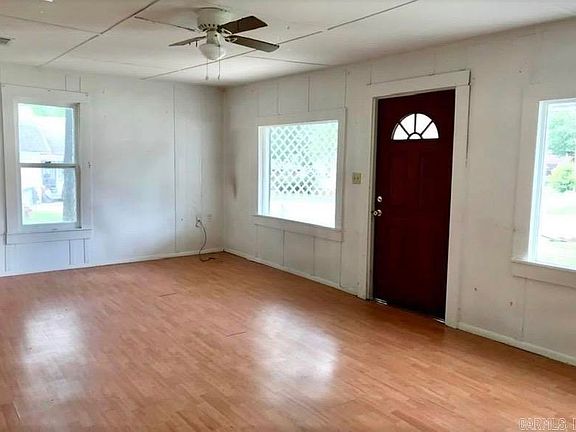 2nd image of 511 N Hickory St