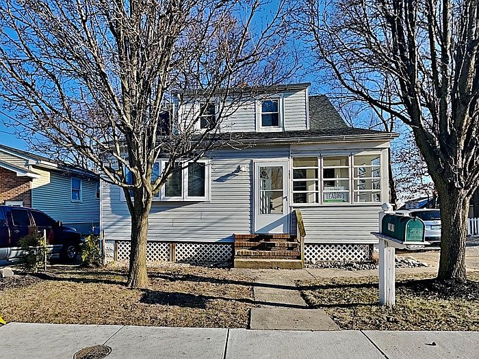 1st image of 101 Oak Ave