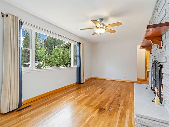 3rd image of 3300 Tharp Dr