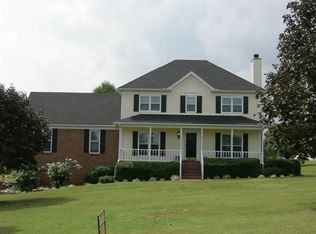 809 Overview Dr, Cottontown, TN 37048