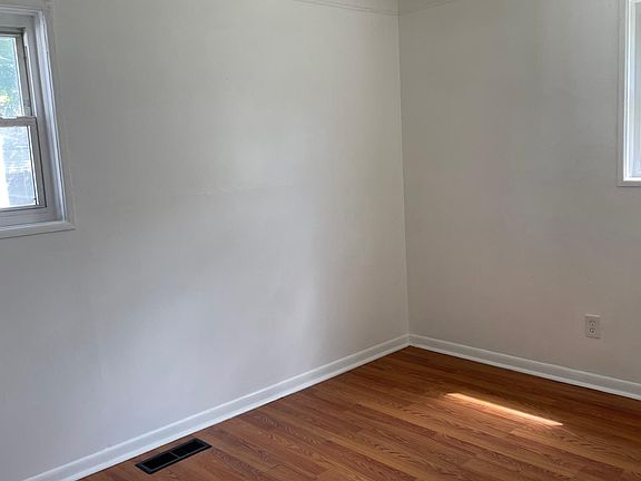 3rd image of 97 W Evelyn Ave