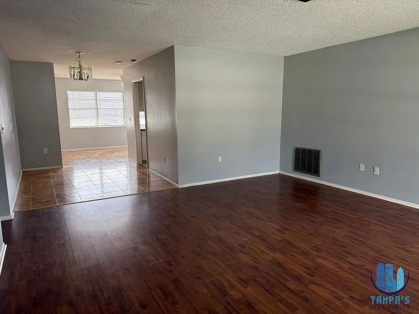 Adorable 2 Bedroom, 2 Bath Home With A 1 Car Garage And A Fenced Back Yard Available For Rent! *M... — Photo 2