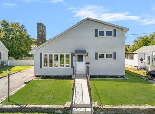 55 Buttonwood Rd, Dartmouth, MA 02748