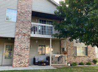 S75W16910 Gregory Dr APT 8, Muskego, WI 53150