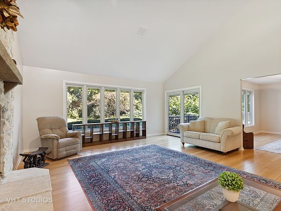 3rd image of 34823 N Oak Knoll Cir