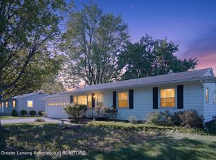 7837 Cloverhill Dr, Lansing, MI 48917