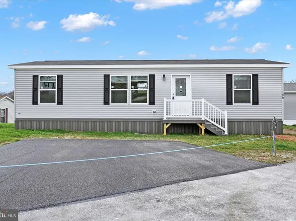 139 Barclay Ln, Glen Rock, PA 17327