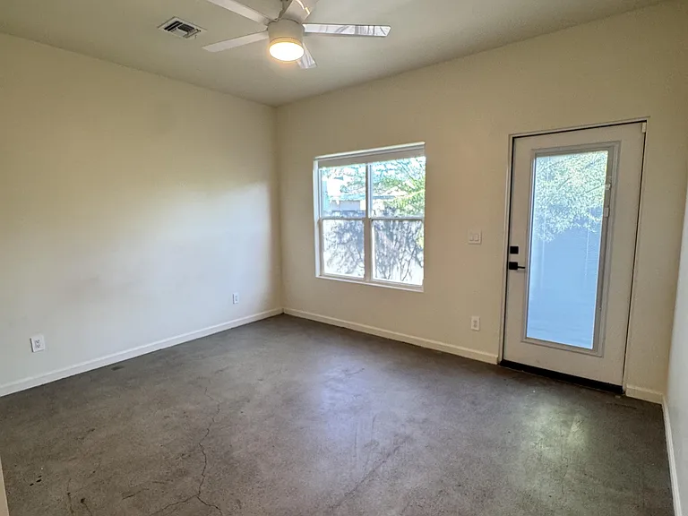 3342 N 17th Ave — Photo 11