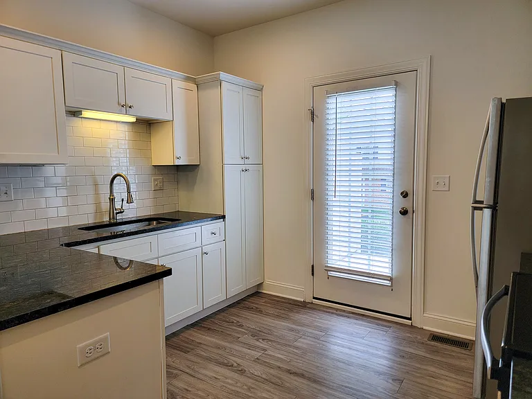 642 Brentwood Dr — Photo 11