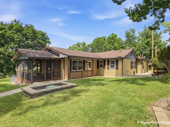 38624 N Miller Rd, Lake Villa, IL 60046