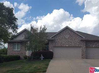 15954 Taylor St, Omaha, NE 68116