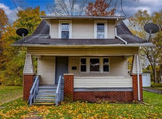 884 Lovers Ln, Akron, OH 44306