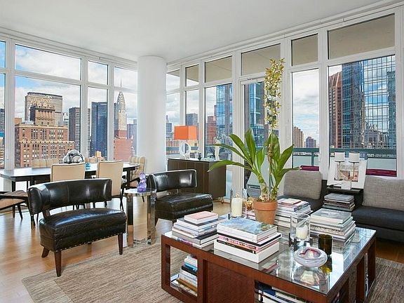 2nd image of 325 5th Ave APT 33C