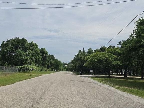 5th image of 517 Sandy Oaks Rd