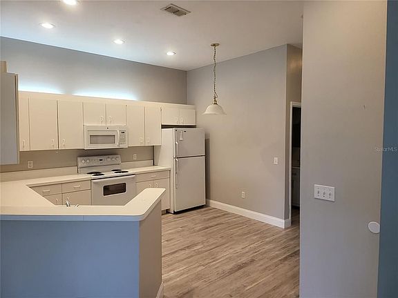 4th image of 502 Catalina Isles Cir